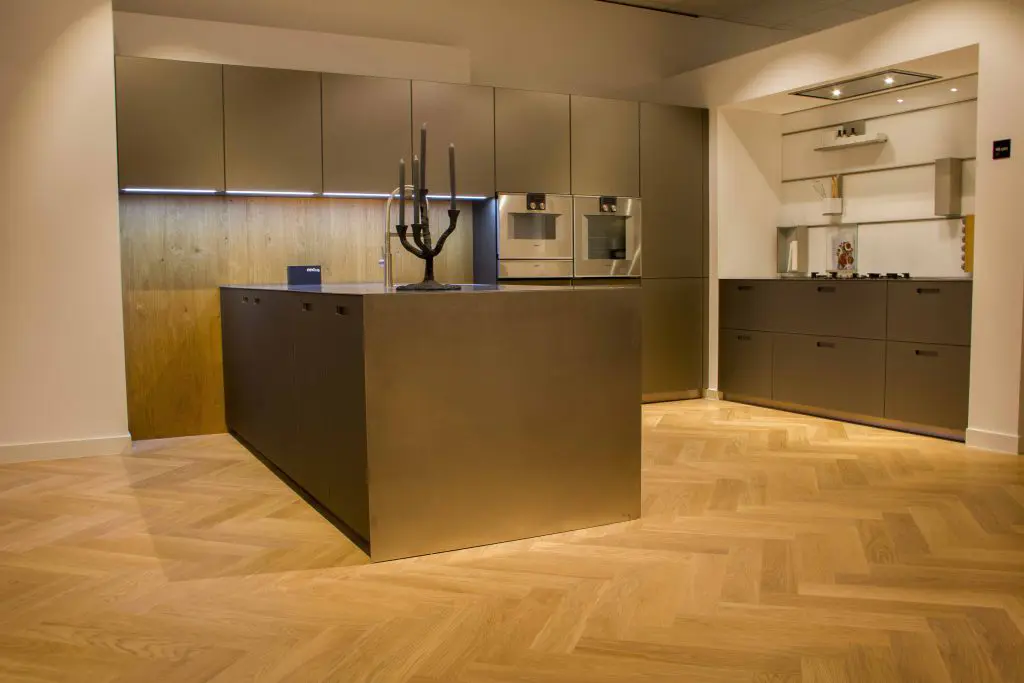 Herringbone floor in kitchen store