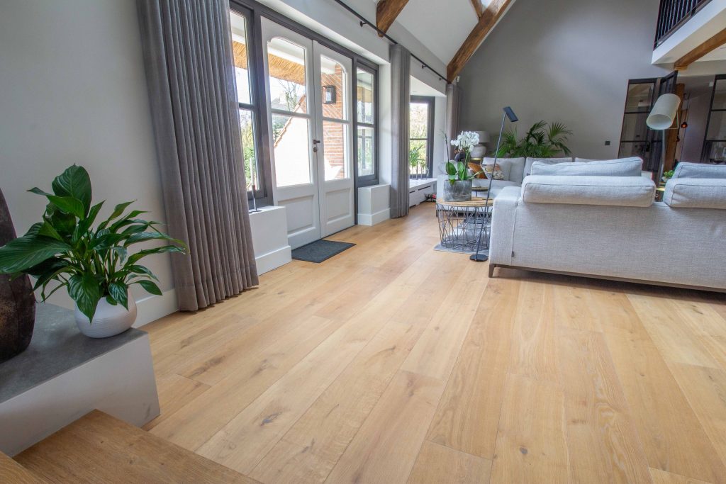 Holzboden im renovierten Bauernhaus