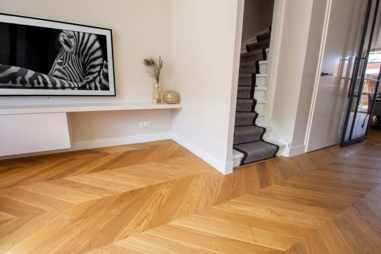 oak Chevron Floor