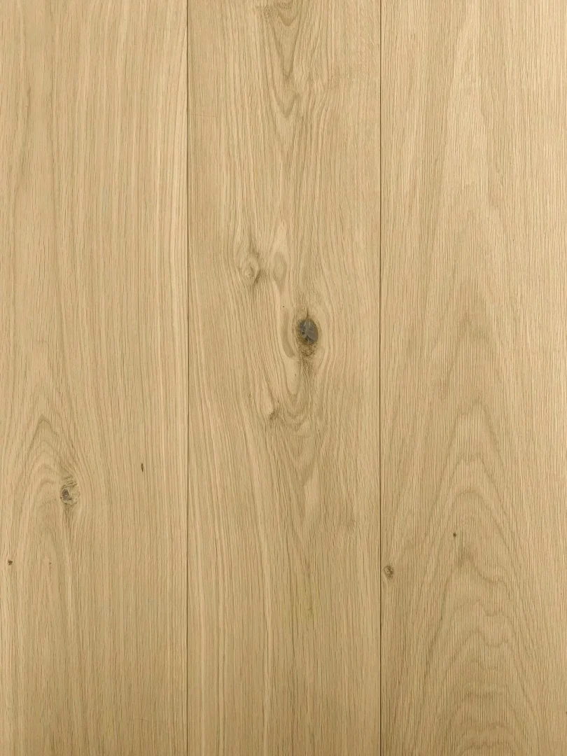 De Rustiek A sortering van Cinzento Custom Made®, deze sortering heeft een aantal noesten maar minder dan Rustiek A/B